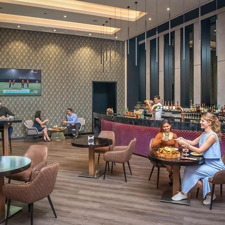 Novotel Deira Creekside Дубай Екстериор снимка