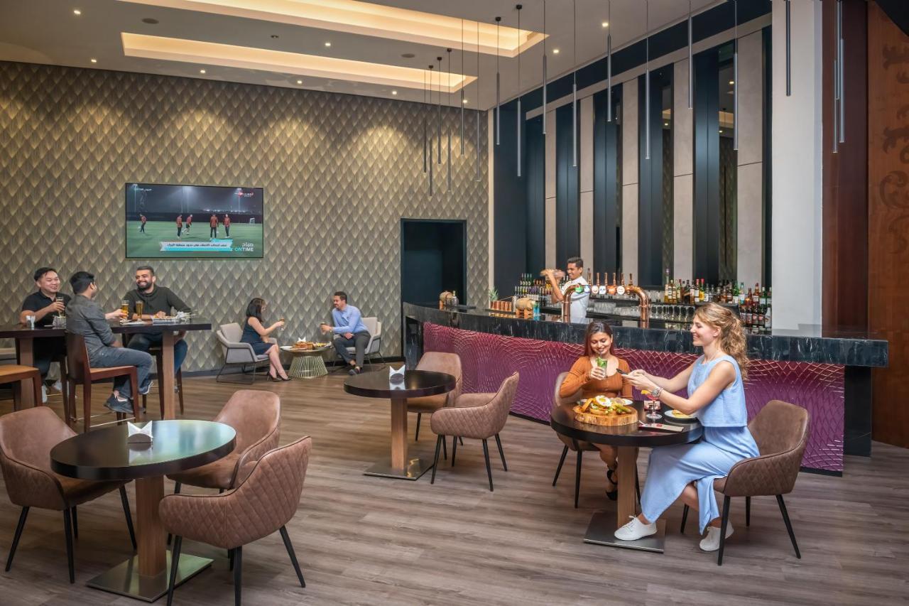 Novotel Deira Creekside Дубай Екстериор снимка