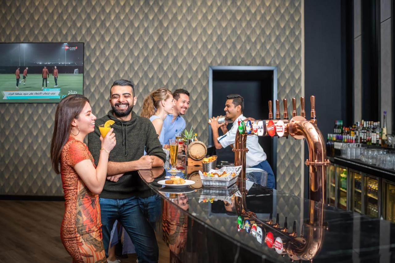 Novotel Deira Creekside Дубай Екстериор снимка