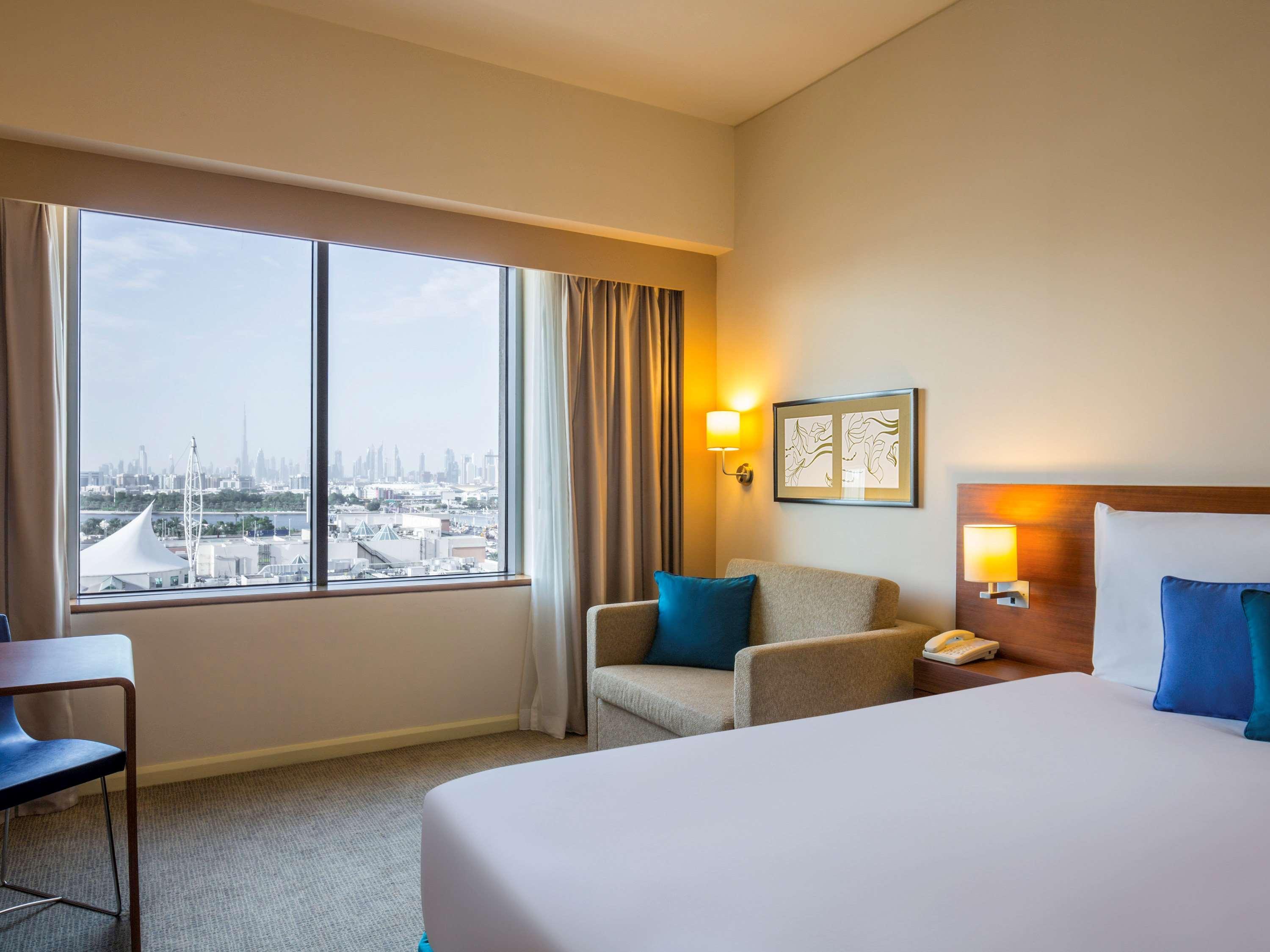 Novotel Deira Creekside Дубай Екстериор снимка