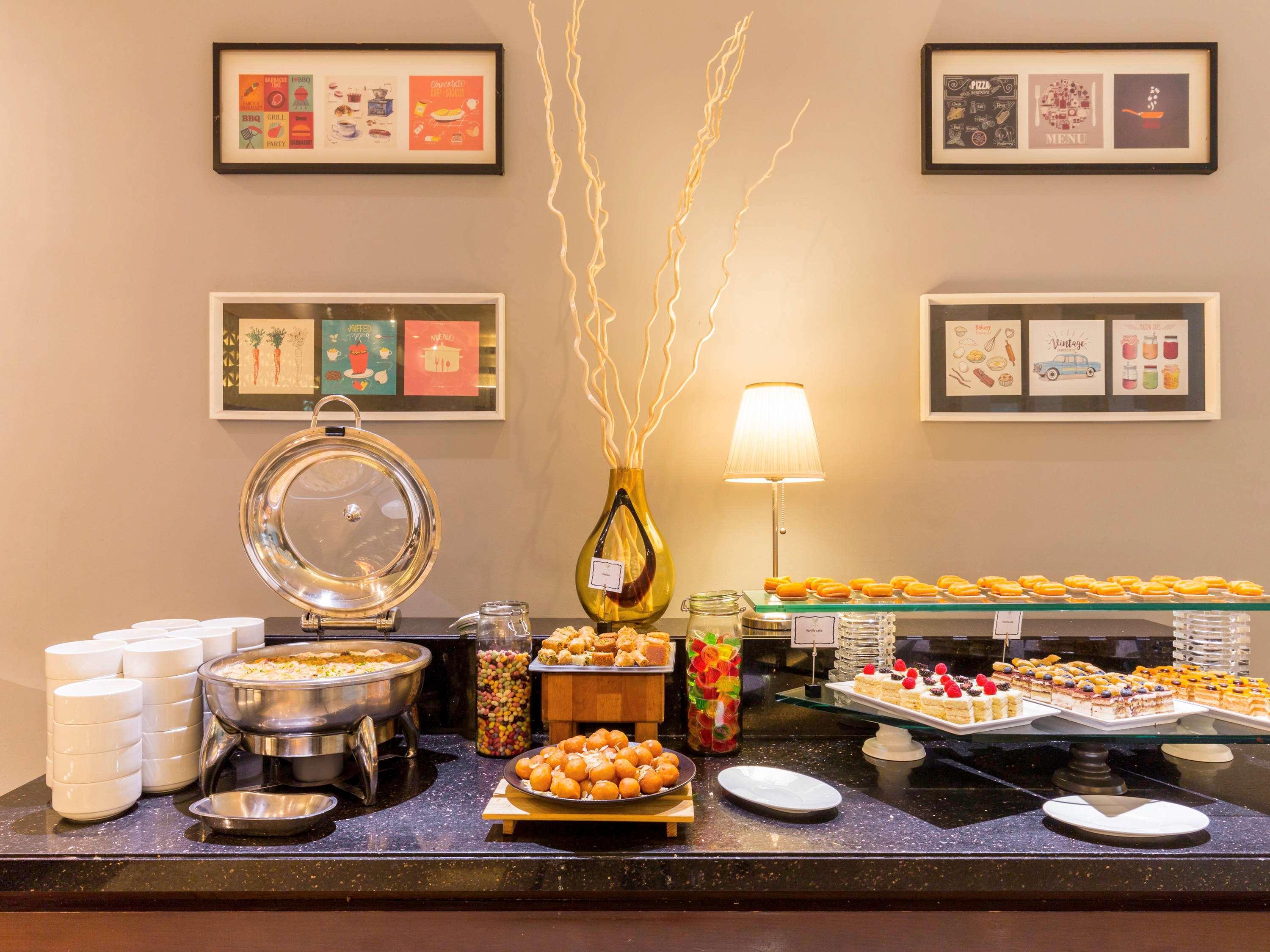 Novotel Deira Creekside Дубай Екстериор снимка
