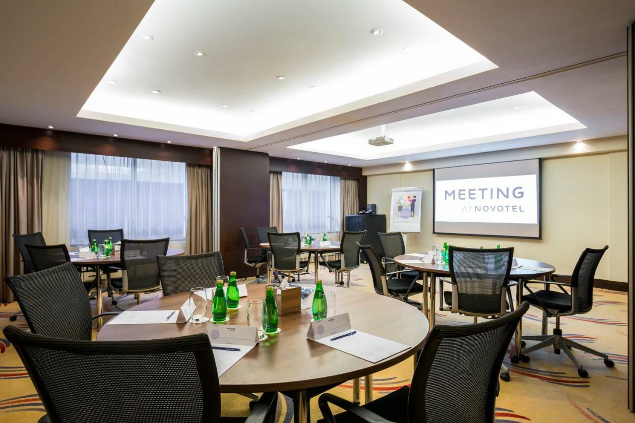Novotel Deira Creekside Дубай Екстериор снимка