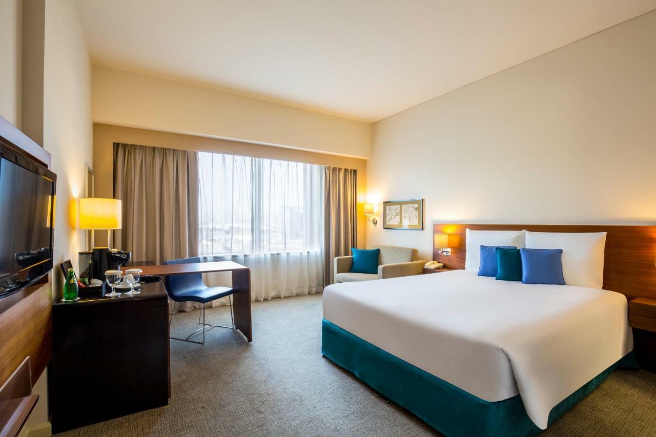 Novotel Deira Creekside Дубай Екстериор снимка