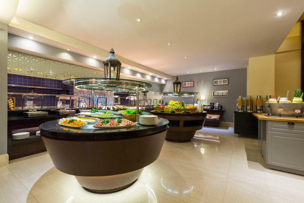 Novotel Deira Creekside Дубай Екстериор снимка