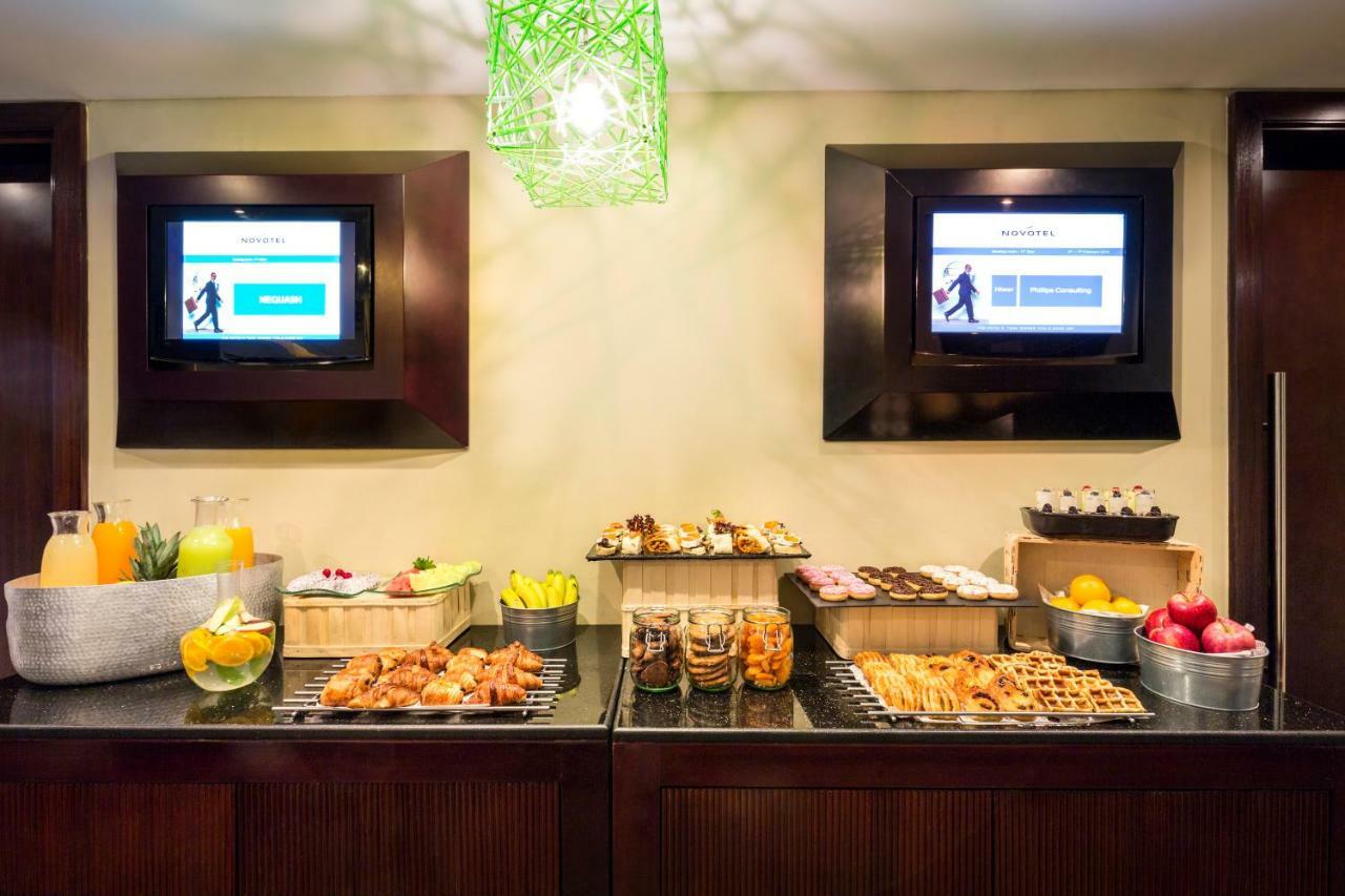 Novotel Deira Creekside Дубай Екстериор снимка