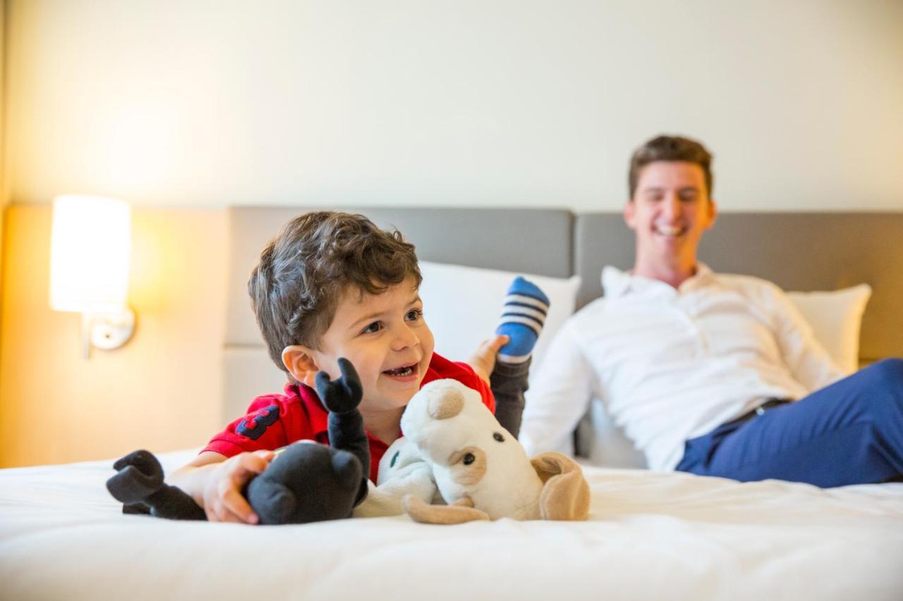 Novotel Deira Creekside Дубай Екстериор снимка